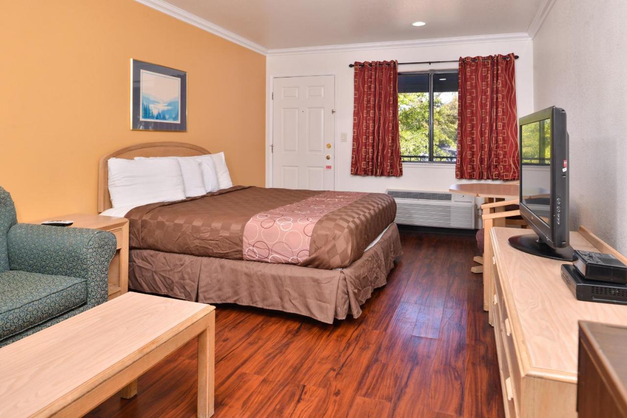 Americas Best Value Inn And Suites Clearlake Zewnętrze zdjęcie